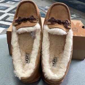 NIB!! OFFERS WELCOMED!! Ugg Suki Slippers